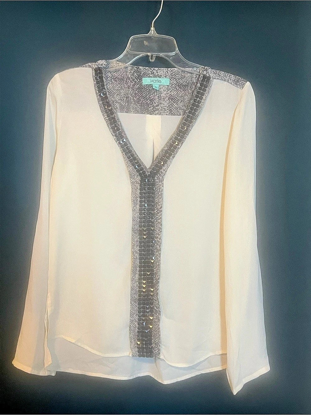 Karlie Blouse in White & Black Size Small Like New